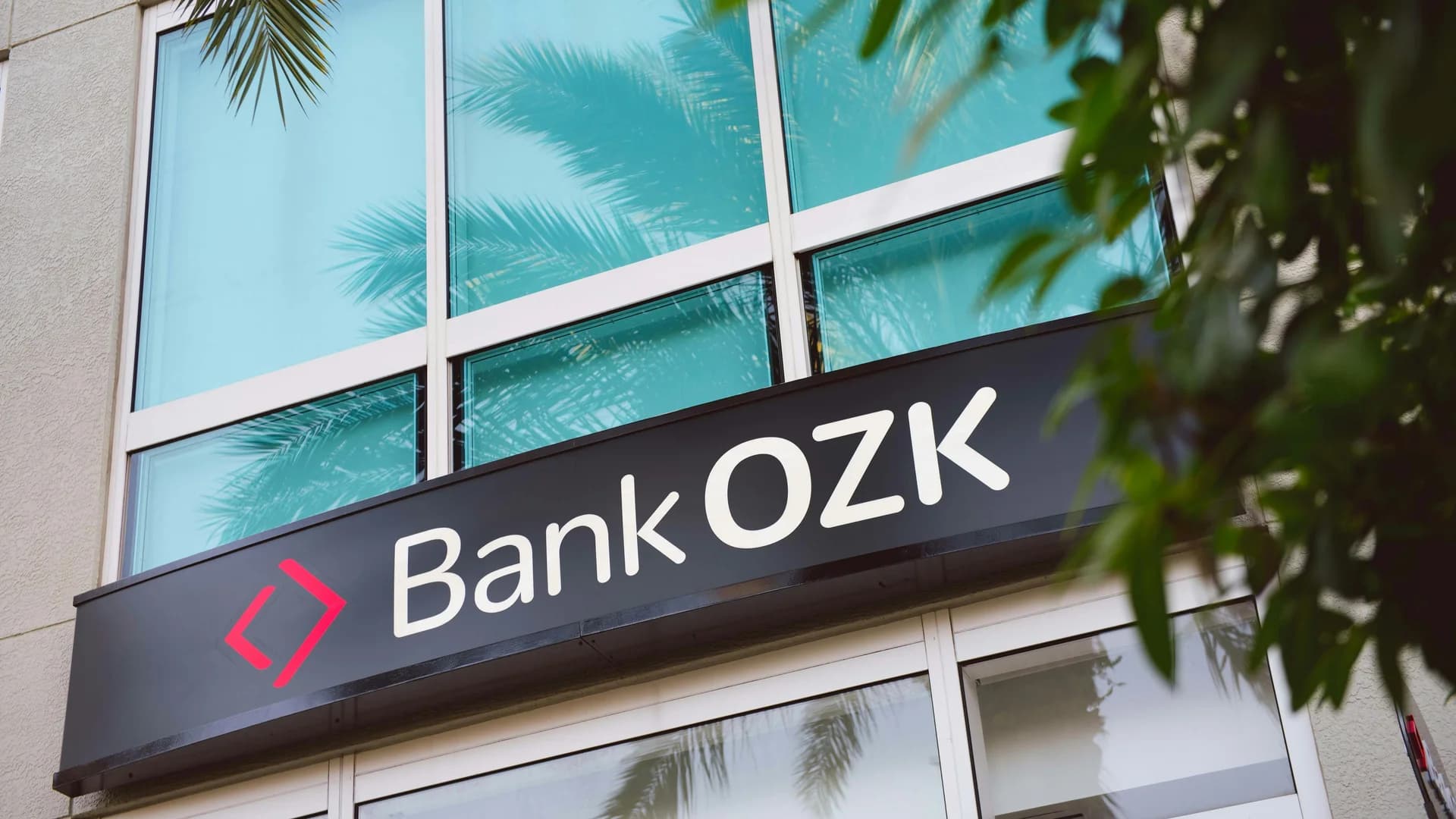 Stablecoin Uncertainty Hurts Banks More Than Crypto: Expert