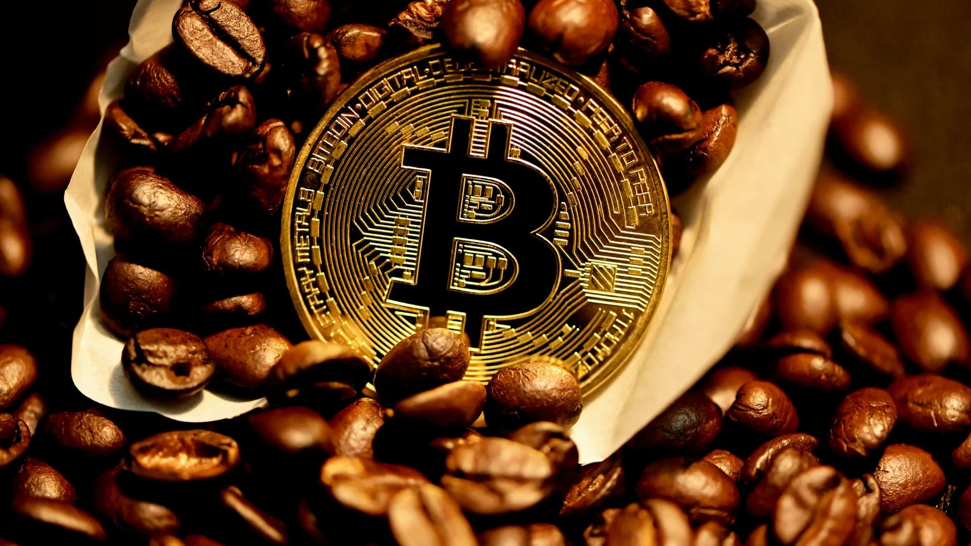 Bitcoin Hits $72,800 Solid Bounce as Spot ETF Inflows Return