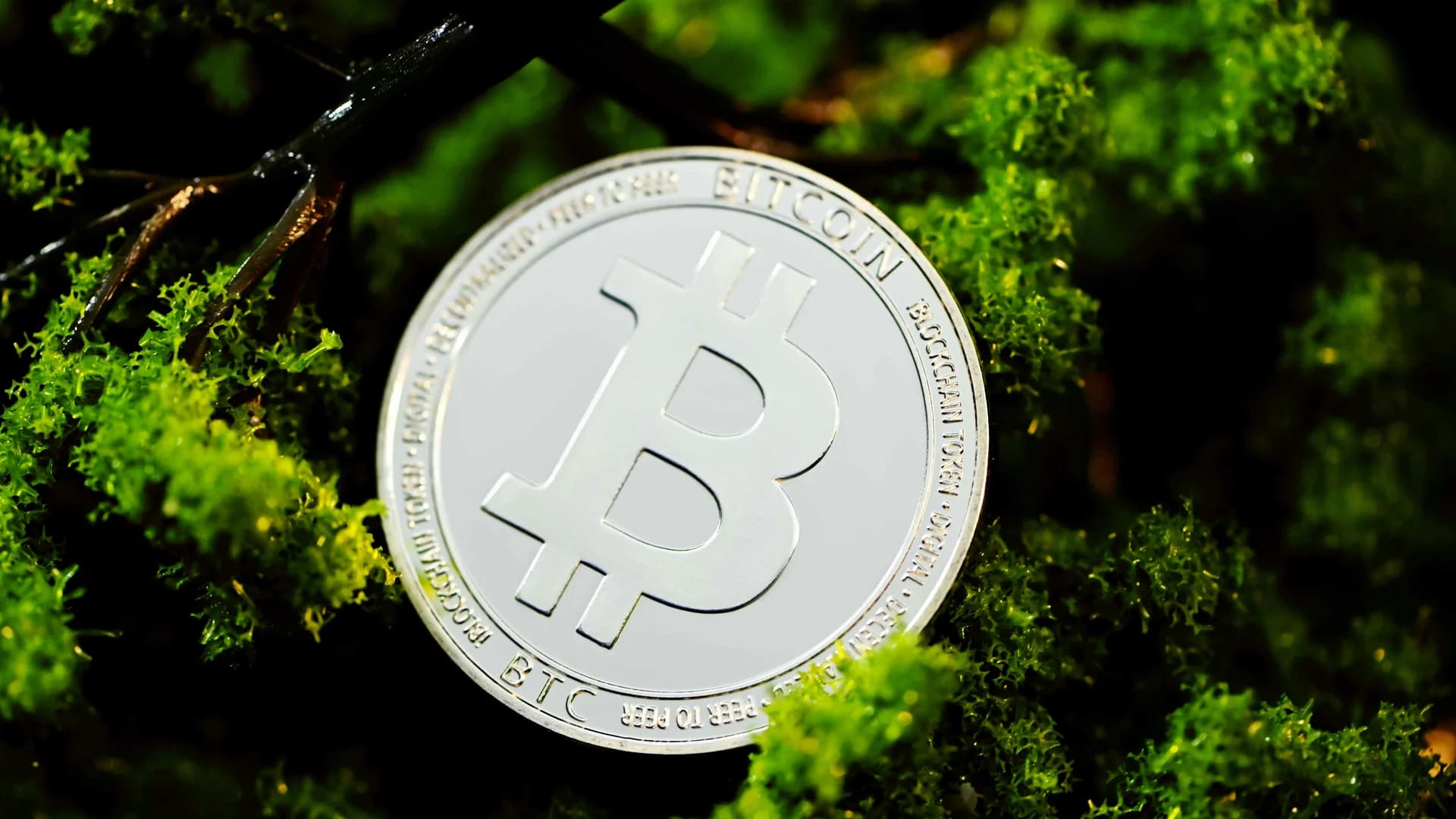 Bitcoin Price Eyes Weekly Close Above $70K