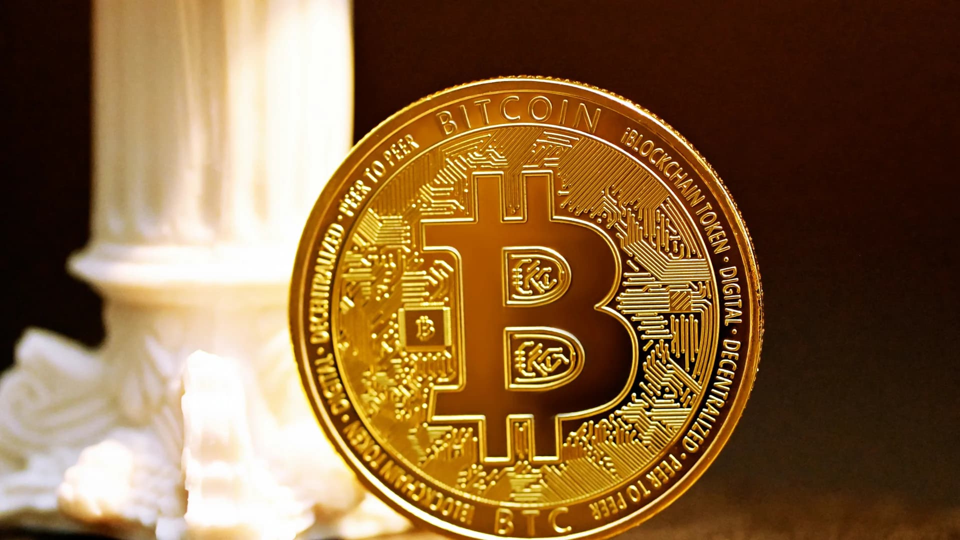 Bitcoin vs Gold Flashes Bottom Signals Near $70K