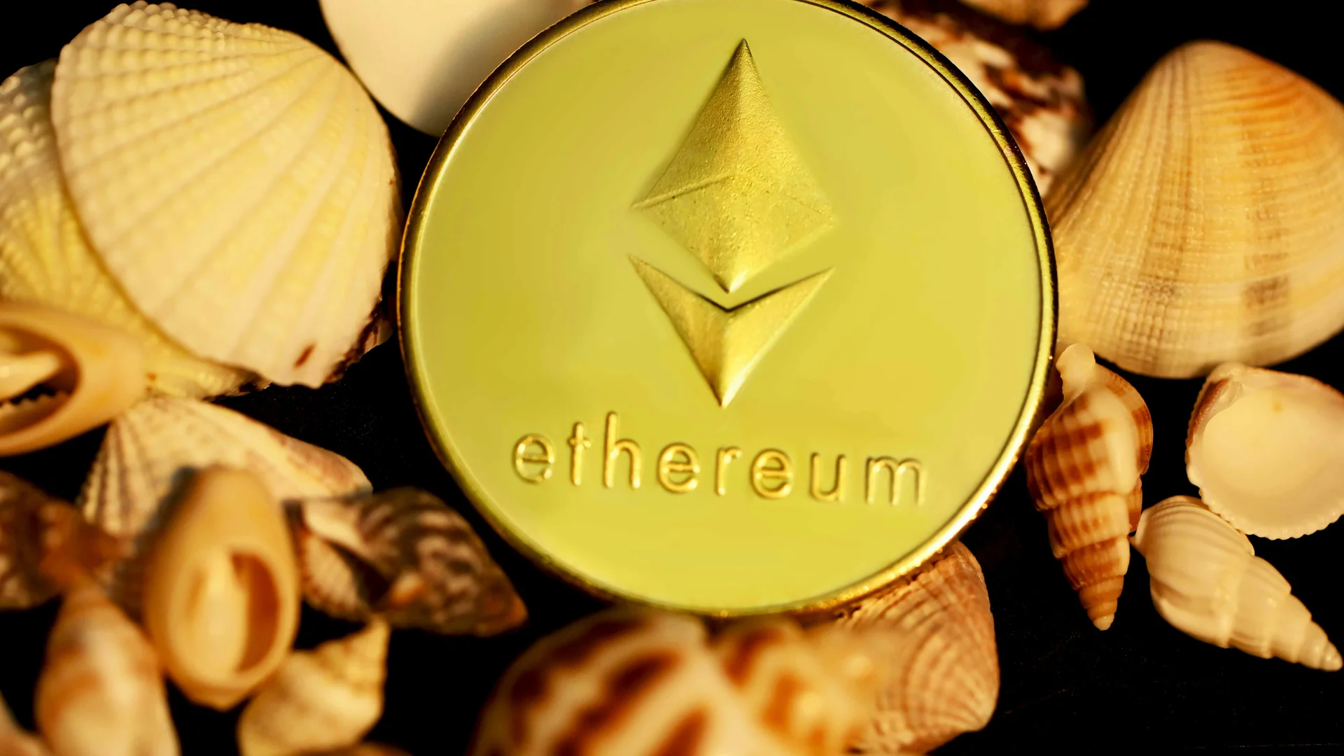 Ethereum Whale Rebuilds $19.5M Stack Amid ETF Outflows