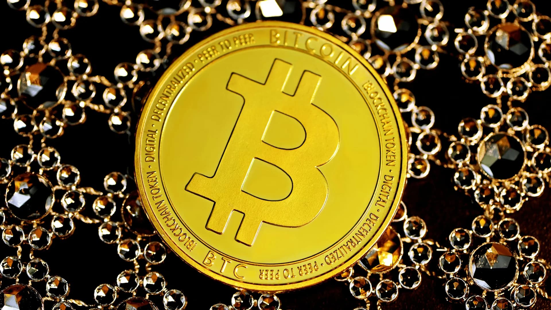 BitFuFu Slashes Self-Mined BTC, Goes All-In on Cloud