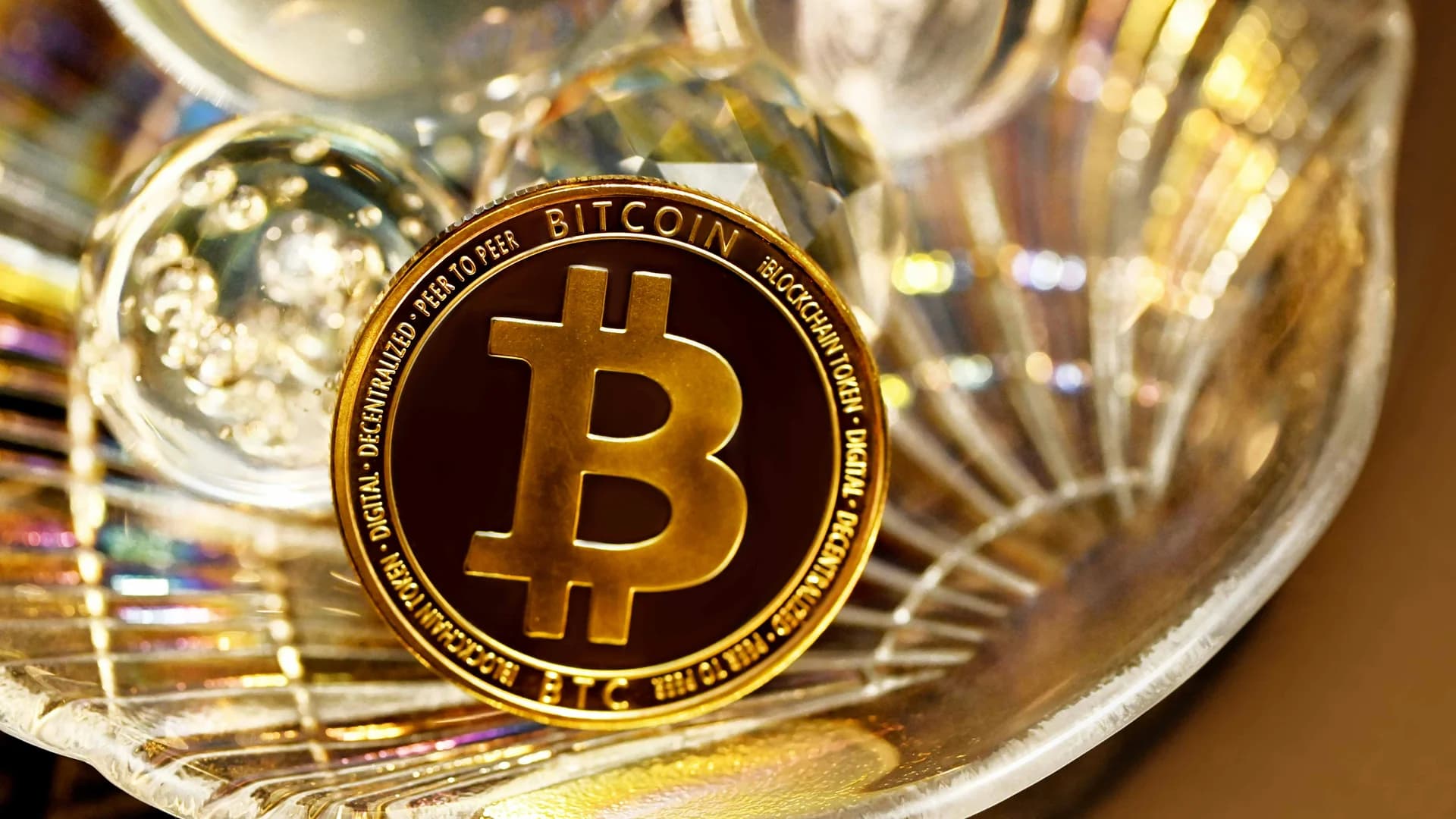 Bitcoin Mining Concentration Triggers Rare 2-Block Reorg