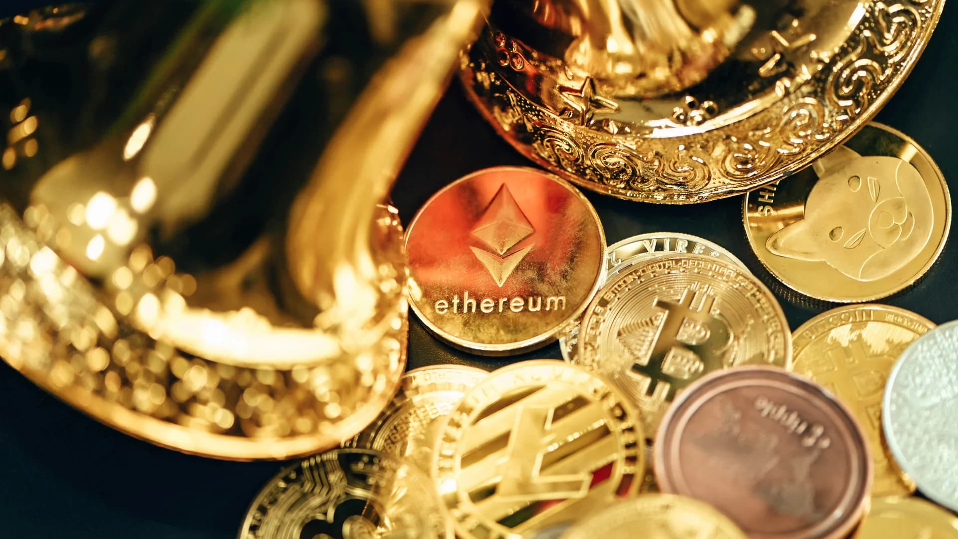 Nakamoto Holdings Sells 284 BTC, Cuts 5% of Bitcoin Stack