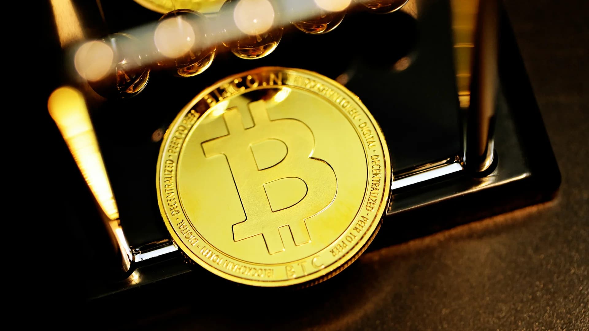 Bitcoin Short Squeeze Builds as Open Interest Nears $25B