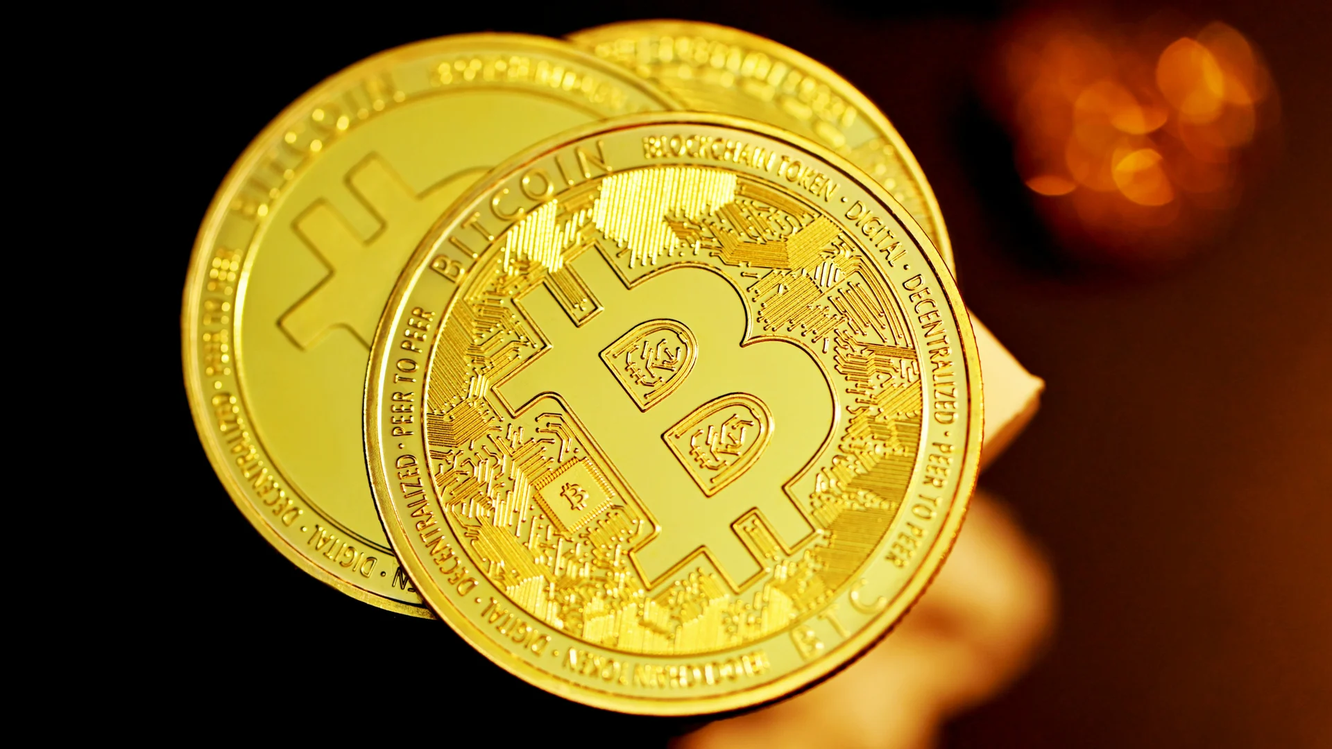 Coinbase Q3 2025 Stablecoin Revenue Hits 20% of Net Revenue as Bitcoin Dominance Holds 60%