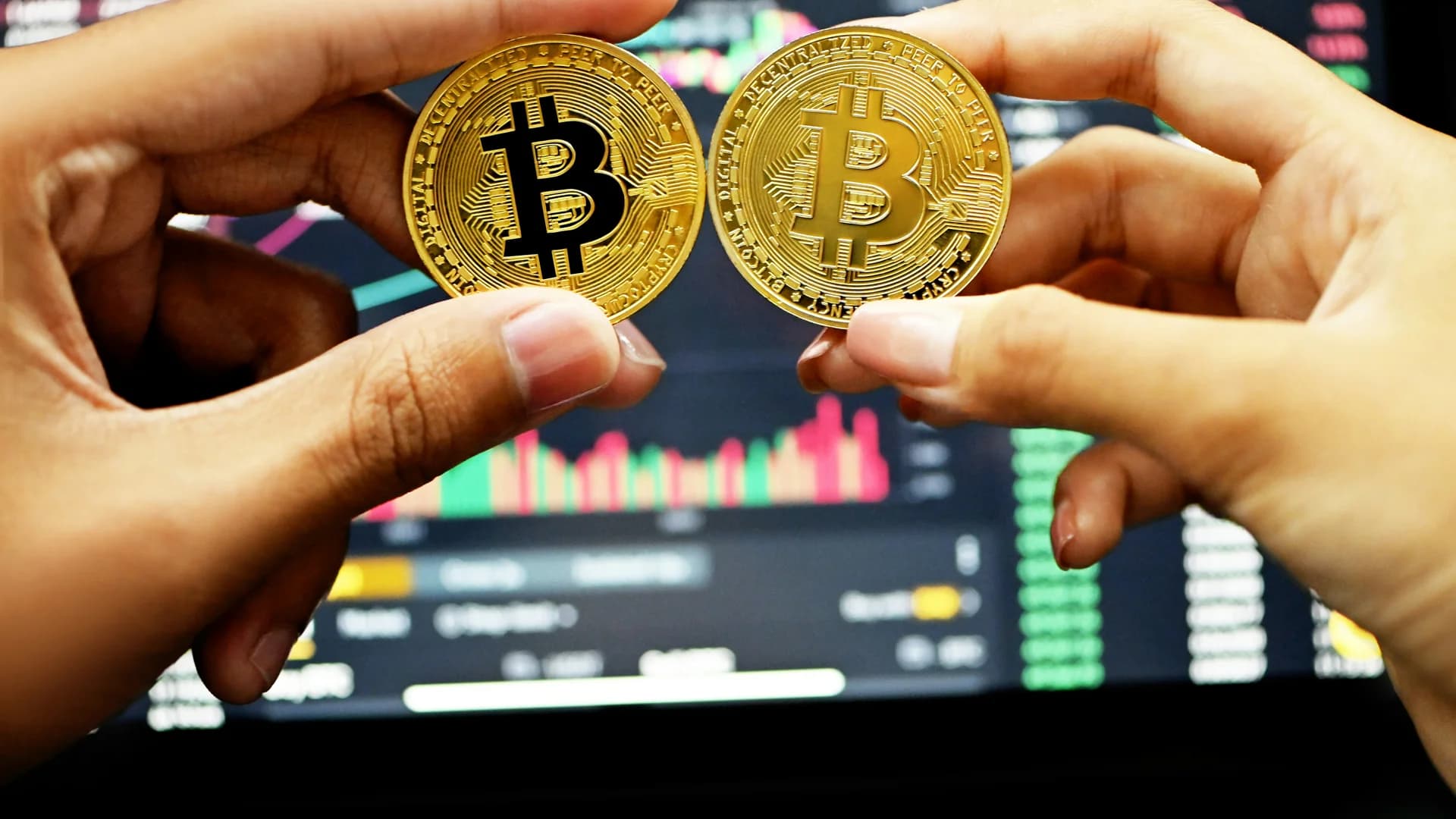 Bitcoin Stalls Near $80,000 as ETH, SOL, DOGE Fade on Profit-Taking