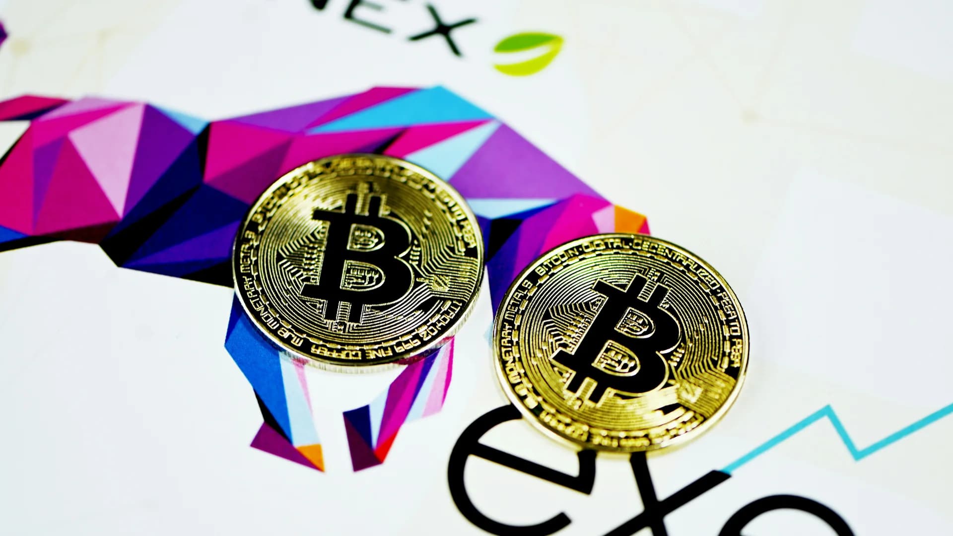 Bitcoin ETF Inflows Hit $2.1B in 8 Days as Short-Term Holders Sell