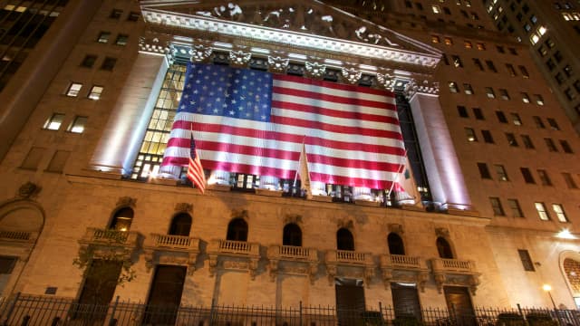 Solana ETF Inflows Cross $1B as SOL Eyes Breakout Toward $120