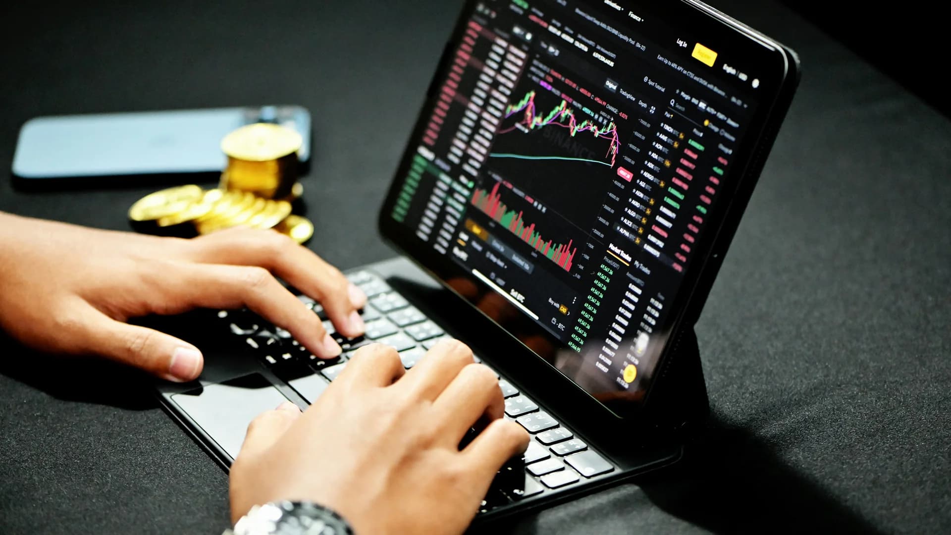 Dogecoin Price Forecast: Whales Pile In But Trendline Blocks DOGE Recovery